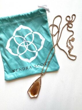 Kendra Scott rose gold necklace